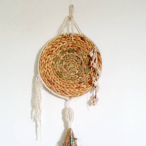 Seashell Wall Hanging: Boho Coastal Decor with Sea Glass & Tassel