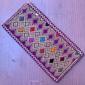Chiapas embroidered case, hand embroidered neceser, typical Mexican crafts, case for makeup or pencils, Mexican textile art.