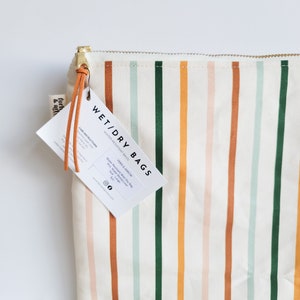 Splash-Proof Striped Waterproof Wet Bag - Your Ultimate Beach & Pool Companion for Toiletries, Cosmetics, and Swimwear