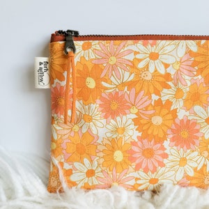 Retro Floral Zipper Bag / Pencil Pouch  / Makeup Pouch / Cosmetic Bag  / Toiletry Bag / Coin Purse / Gift for Her / Best Friend Gift / Boho