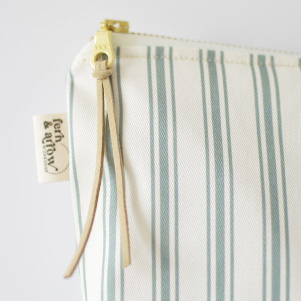 Teal Umbrella Stripe Wet Bag / Waterproof Bag / Diaper Bag / Waterproof Makeup Bag / Wet Dry Bag / Beach Bag / Swim Bag / Pool Pouch