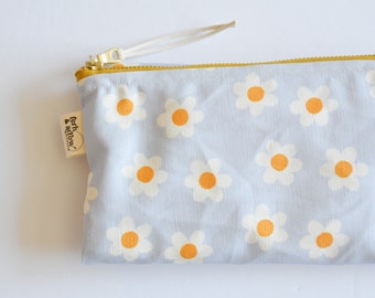 Blue Daisy Wet Bag / Waterproof Bag / Diaper Bag / Waterproof Makeup Bag / Wet Dry Bag / Beach Bag / Swim Bag / Cosmetic Bag / Pool Bag