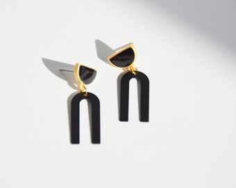 Mini Modern Black Minimalist Arch Earring