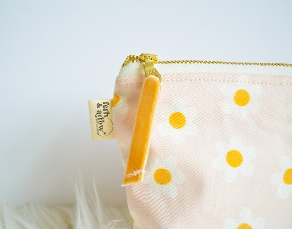 Blush Daisy Boxy Wet Bag Waterproof Bag Diaper Bag Waterproof Makeup Bag Wet Dry Bag Beach Bag Swim Bag Pool Pouch Mom Etsy