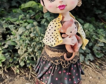 Frida Kalho figurine