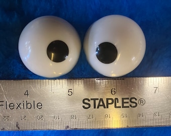 3 pairs of Puppet Eyes, 6X 35 millimeters diameter.