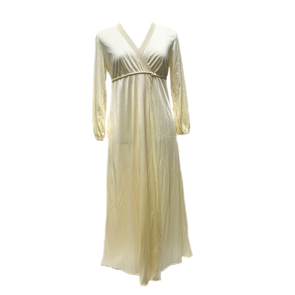 1970's Vassarette Luxurious Cream Long Sleeve Floor Length Night Gown