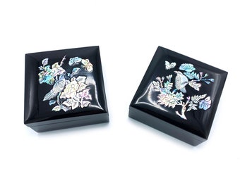 Vintage Pair of Black Lacquerware Trinket Boxes With Intricate Mother of Pearl & Abalone inInlaid Lids