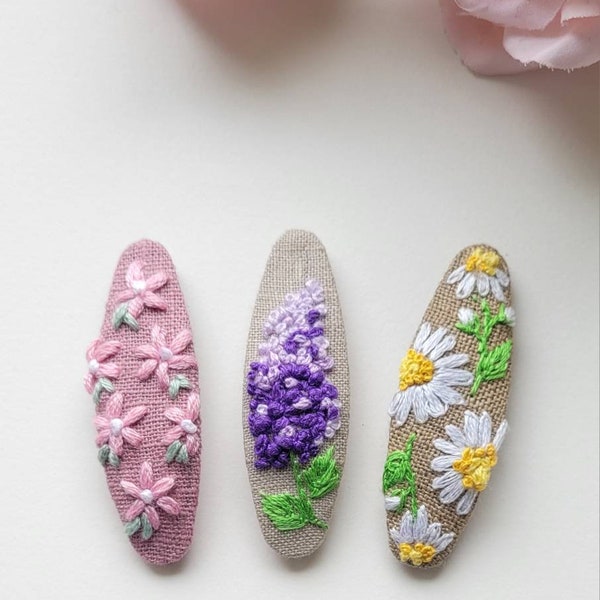 Hand embroidered hair clips/ vintage fashion / floral snaps clip/ lilac and daisy /oval snap clip/ 6cm/ pink flowers/ summer clips/ purple