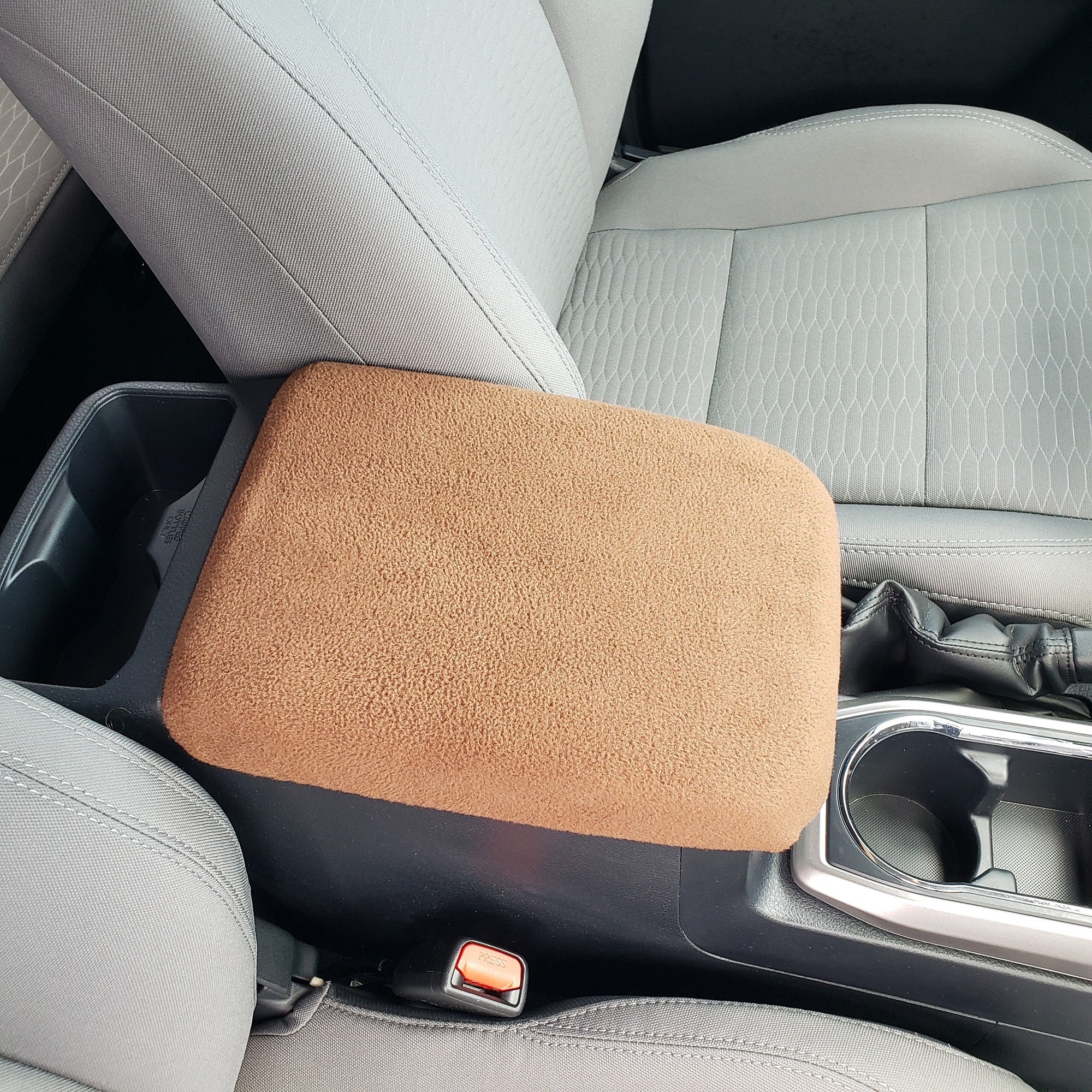 Funda De Reposabrazos Central Para Toyota Tacoma 2005-2023 – Hecha A Mano En EE.UU. – Forro Polar – X1