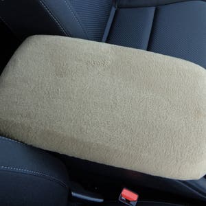 Carbon Fiber Armrest Cover Center Console Pad for 2017 2018 2019 2020 CRV Car Interior Accessories Arm Rest Protective Cover Scratch Resistance CDEFG CRV Center Console Cover Carbon Fiber Armrest Cover Center Console Pad for 2017 2018 2019 2020 CRV Car Interior Accessories Arm Rest Protective Cover Scratch Resistance CDEFG CRV Center Console Cover
