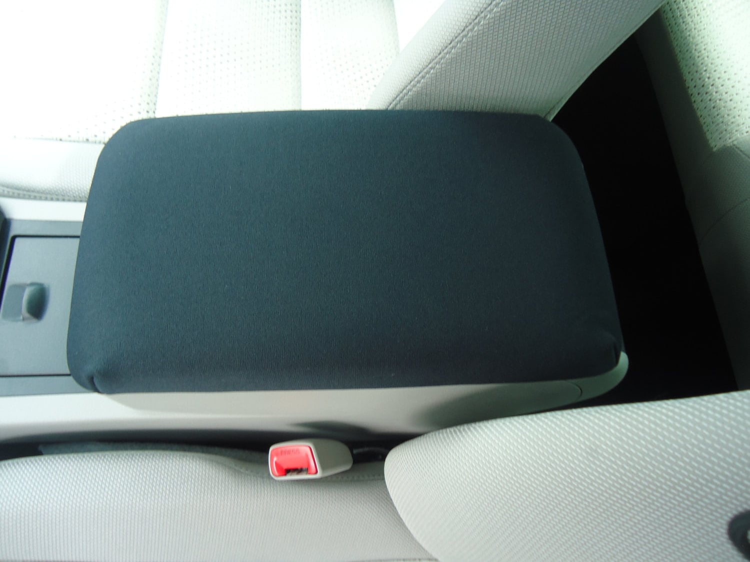 Designed to Fit Hyundai Santa Fe 2019-2020 Neoprene Center Armrest