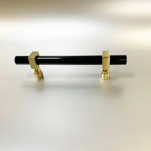 1/2" Diameter Cubic Collar Adjustable Pull