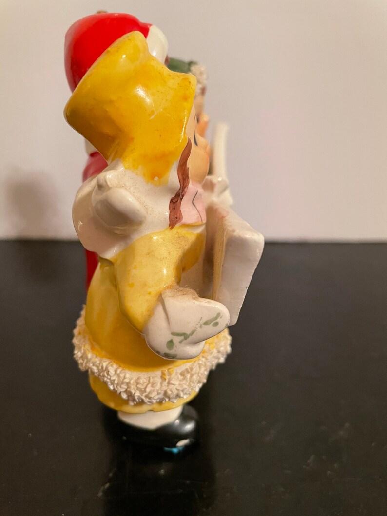 Vintage Thames Girl Carolers Figurine A Merry Christmas To You All Banner