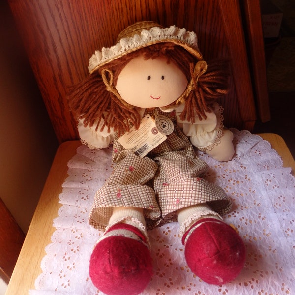 Boyds Bear Snuggle B's Rag/Cloth Doll Gertrude Pulling Weeds #4650 Rag Doll