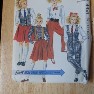 McCall&#39;s Girls Vest Blouse Skirt and Pants Uncut #4491 Size Taille 7,8,10 Manufacture folds