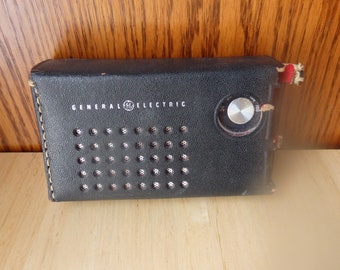 Vintage Pocket Transistor RADIO General Electric with Case (READ) Estate find