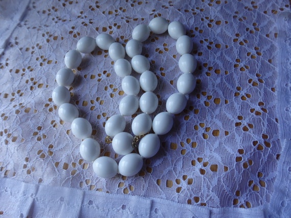 TRIFARI White Beaded Necklace with Unique Clasp C… - image 3