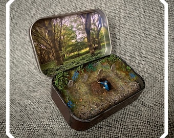 Grave Digging - Handmade Diorama in a Tin [Pocket Size Scenarios #24]