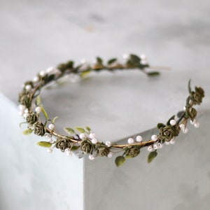 Green flower headband for wedding, greenery flower crown, bridal floral crown for bride or bridesmaids, dainty headpiece flower girl