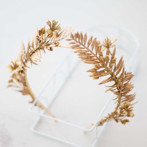 Gold leaf headband, greek flower crown, gold leaves fascinator, goddess gold headband, gold leaf wreath, golden headpiece, flower girl halo