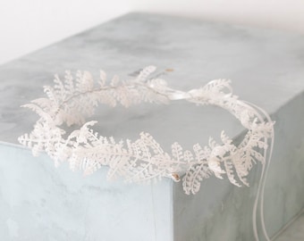 White fern flower crown, dainty floral headband, bridal flower halo, white leaf flower crown, winter photo props, women hair wreath
