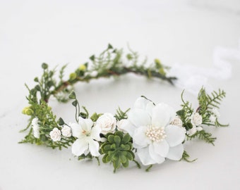 Green white floral crown wedding, dainty hair wreath, delicate floral headband, bride headpiece, gold white flower garland, flower girl halo