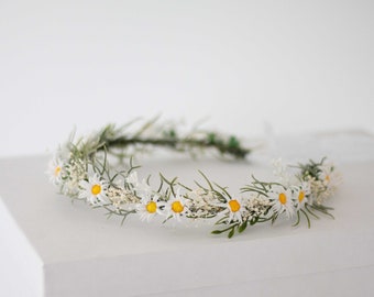 Daisy flower crown, dainty flower hair wreath, meadow floral headband, bride bridesmaid headpiece, flower garland, dalicate flower girl halo