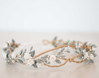 Flower crown wedding, dainty hair wreath, delicate floral headband, bride headpiece, rustic flower garland, minimalistic flower girl halo