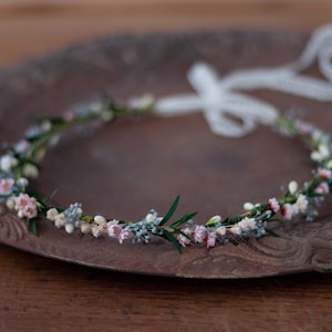 Dried flower crown wedding, pink blue hair wreath, dainty flower headpiece, baby&#39;s breath headband, meadow hair crown, delicate hairpiece