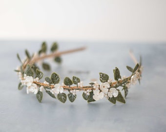 White flower headband for wedding, bridal head band, pearl floral crown for bride or bridesmaids, flower girl headpiece, dainty hair piece