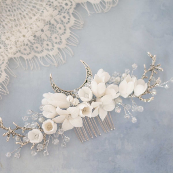 Crescent moon hair comb wedding, celestial hair piece, pure white flower comb, bridal comb, crystal flower comb, rustic floral hair comb