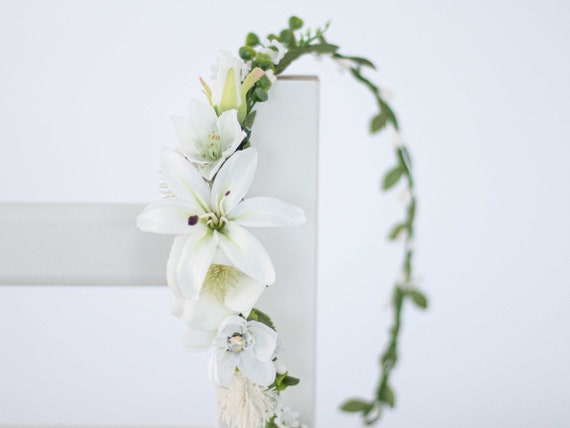 White Lily Flower Crown: Boho Wedding Hair Wreath - Etsy display picture 1