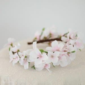 桜の花のヘッドバンド、ボヘミアン フローラル ヘアバンド、ロマンチックな花のヘッドドレス、ボヘミアン ウェディング ヘッドバンド、ボヘミアン ブライド ヘアバンド
