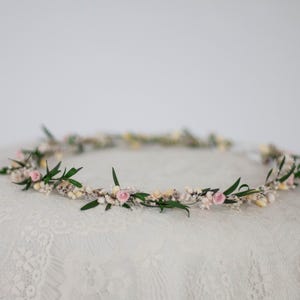 Thin hair wreath with dried flowers, real flower crown for bohemian wedding, dainty floral headpiece, meadow hair piece, flower girl halo