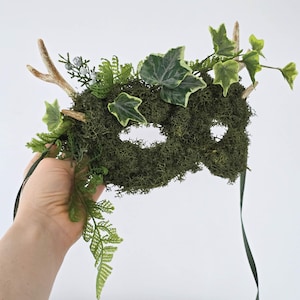 Gehoornd maskerademasker: boskostuum groen mos en klimop Leaf