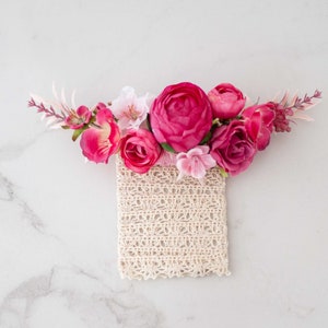 Taschenboutonnière, Anstecker für den Bräutigam, Anstecksträußchen, Blume im Knopfloch,