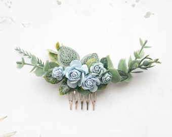 Pale blue flower comb for wedding, green leaf bridal comb, eucalyptus hair comb clips for hair, dusty blue floral headpiece bride bridesmaid