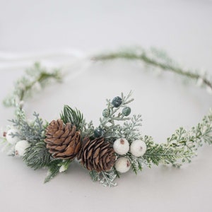 Winter flower crown wedding, pinecone hair wreath, christmas accessories, winter hair crown, pine cone headpiece, christmas photo prop
