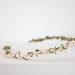 Natural dried flower crown, white pale pink hair wreath, dainty flower headpiece for bride, romantic hair piece for bohemian woman