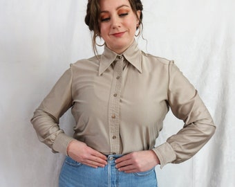 chemise boutonnée à col poignard beige vintage des années 70