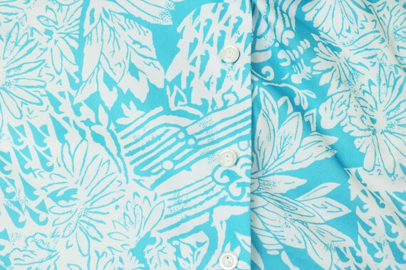 Vintage 70's Blue and White Hawaiian Print Floral… - image 6