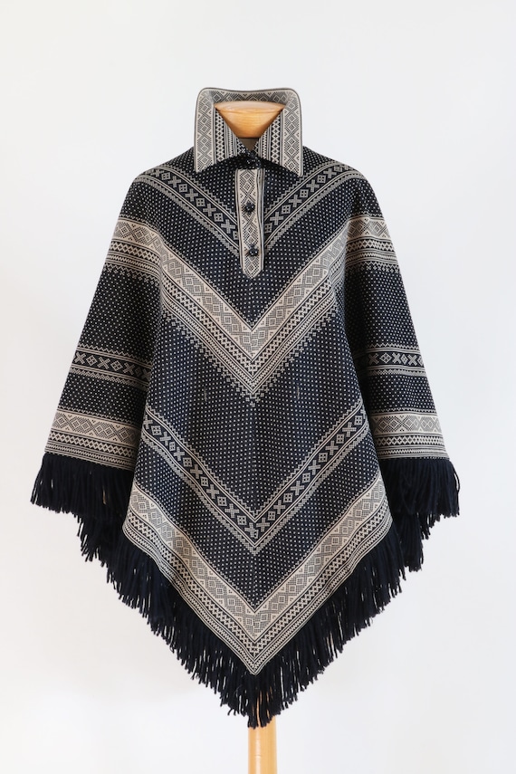 Vintage 70’s Poncho Black and Tan Chevron Pattern… - image 2