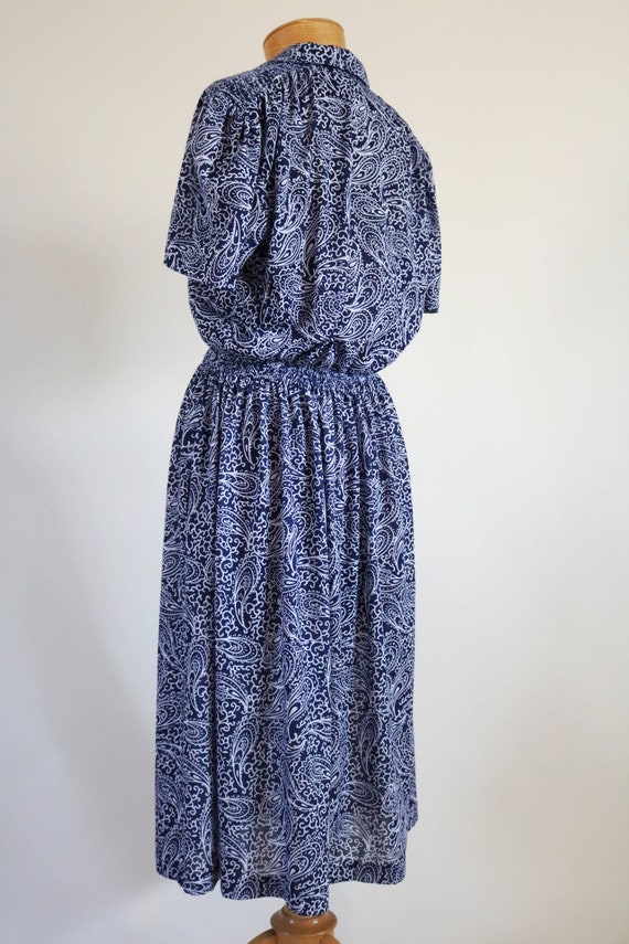 Vintage 1980's Blue and White Paisley Shirtwaist … - image 4