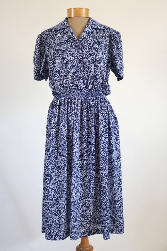 Vintage 1980's Blue and White Paisley Shirtwaist … - image 2