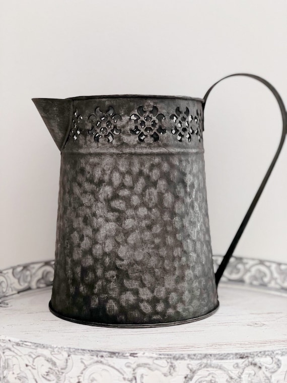 Tin Flower Vase Pitcher Jug Wedding Home Decor Room Iron 19cm Vintage Brand New
