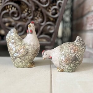 Set 2 Terracotta Chicken Ornaments Rustic Pottery Hen Figurines Home Garden image 5