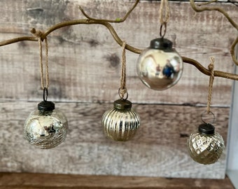 Set 4 Vintage style Silver Recycled Glass Baubles Christmas Tree Decorations, Mercury Xmas Tree decorations