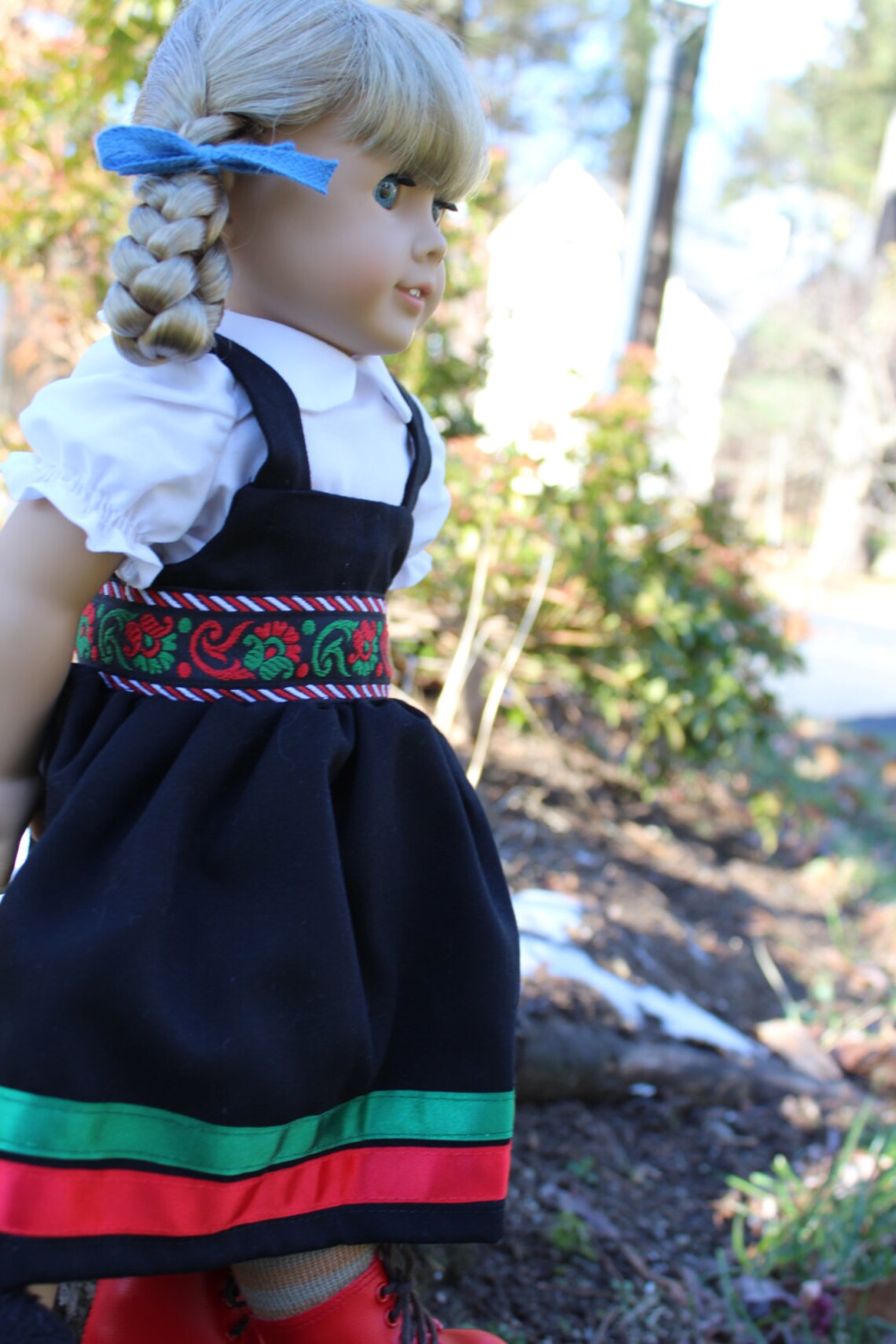 kirsten larson outfits