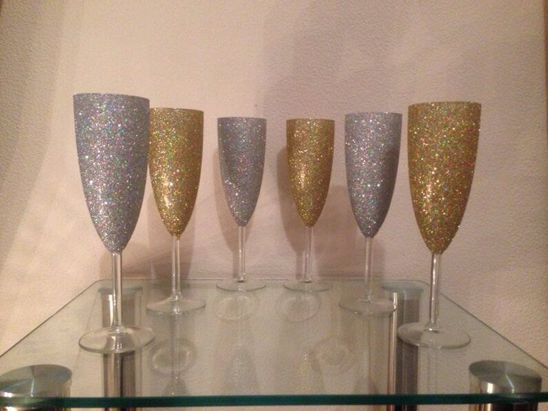 Jay Companies Champagne Flutes Set Of 2 With Glitter Stem main image 0